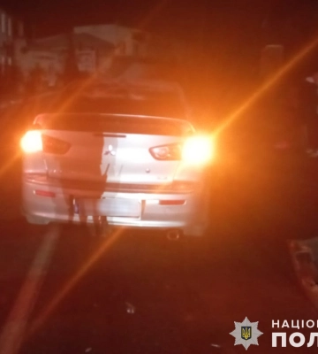 У Городку, що на Львівщині, молодик потрапив до лікарні після того, як його збив легковик