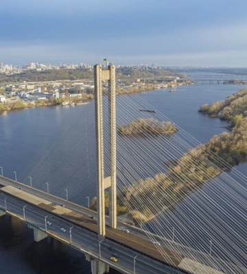 У Києві можуть відкрити Південний міст для усіх автівок без перепусток
