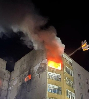 Дрон влучив у багатоповерхівку на Кіровоградщині