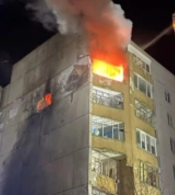 На Кіровоградщині ворожий безпілотник влучив у багатоповерхівку. ФОТО