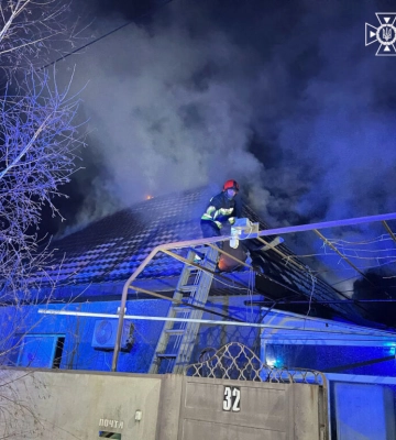 В Ізмаїлі під час пожежі у житловому будинку врятували двох людей