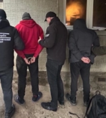 Заплатив 5 тисяч доларів за «безпечний» перехід: на Закарпатті затримали ухилянта та його переправника