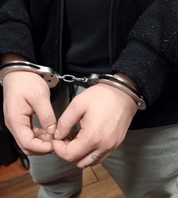 Ошукали на 3 мільйони гривень матір полеглого захисника: поліцейські Одещини викрили групу аферистів (фото, відео)