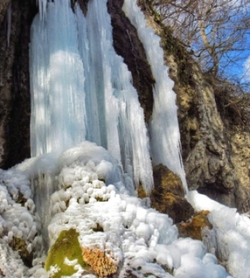 На Тернопільщині замерз водоспад "Дівочі сьози"