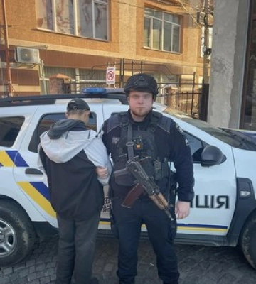 У Мукачеві поліцейські охорони затримали крадія