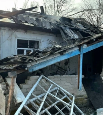 Сили РФ вдарили по Харківщині: зруйновано адмінбудівлю, пошкоджені будинок культури і об’єкти торгівлі – ДСНС