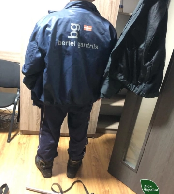 У лісах Рівненщини затримали чоловіків зі зброєю