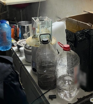 У Вараші наркоторговець облаштував підпільну лабораторію з виготовлення метамфетаміну