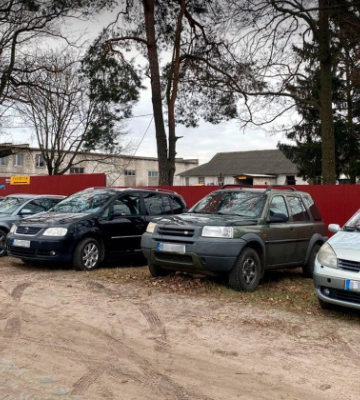Жителів Рівненщини та Волині викрили на схемі пригону авто під виглядом &quot;гуманітарки&quot;