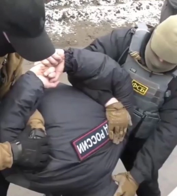 На Луганщине ФСБ задержала сотрудников «МВД и МЧС ЛНР»: оккупанты их подозревают в «сборе данных для ГУР»
