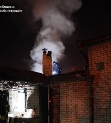 Оккупанты атаковали беспилотниками Запорожье, произошел пожар в частном секторе. ФОТОРЕПОРТАЖ