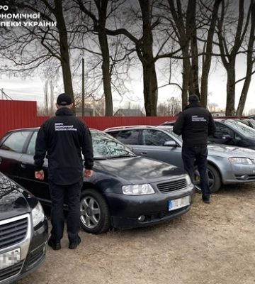 На Волині викрили схему із ввезення авто під виглядом гуманітарної допомоги