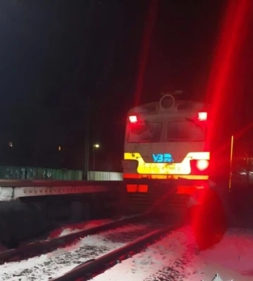 На Київщині під колесами електропотяга загинув 42-річний чоловік