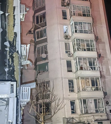 Масована атака на Одесу: російські дрони пошкодили дитячу поліклініку і будинки, частина міста без тепла, серед постраждалих —&amp;hellip;
