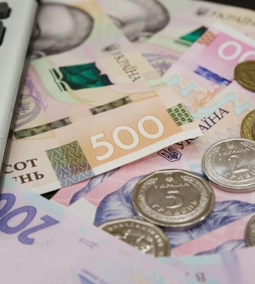 Чому НБУ зберігає жорстку монетарну політику?