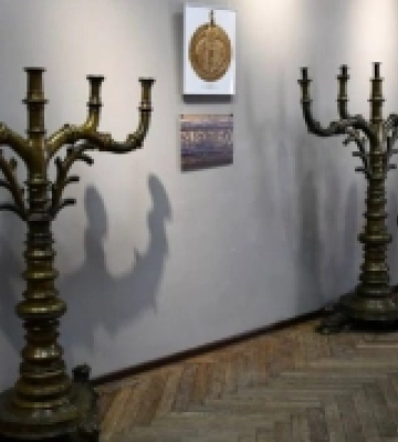 У Рівному проводять виставку підсвічників князів Острозьких