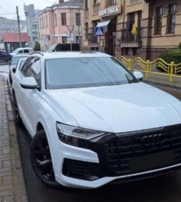 У Луцьку штрафували власників елітних авто 