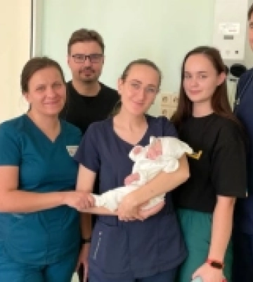 У Львові лікарі прооперували передчасно народжене немовля зі злоякісною пухлиною нирки