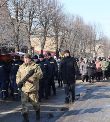 Старшого сержанта з Новоукраїнки провели в останню путь 