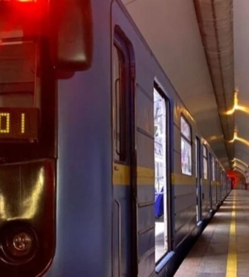 У столичному метро відсьогодні щодня лунатиме оголошення про хвилину мовчання