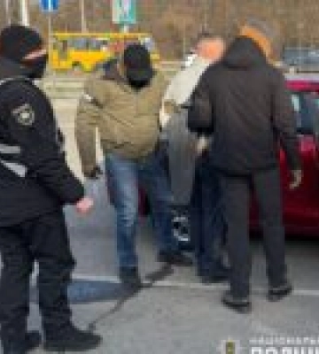 Рекетир тероризував стриянку і вимагав 200 тисяч гривень