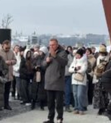 У Львові на честь Героїв Небесної Сотні відбулося урочисте підняття прапора