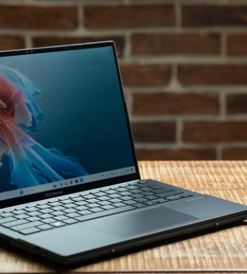 Відразу 2 екрани в ноутбуці - реальність: ТОП причин для покупки ASUS Zenbook DUO 2025