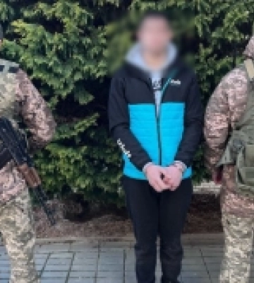 Хотів втекти від суду: на Закарпатті затримали організатора незаконного перетину кордону