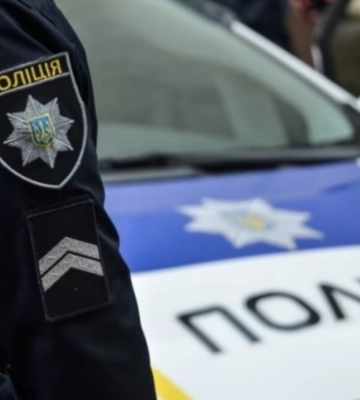 Втікав від ТЦК, бо був у розшуку: у Луцьку чоловік вкусив поліцейського за ногу