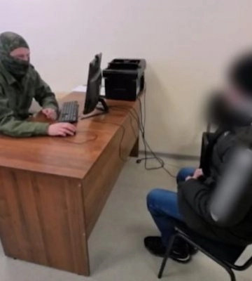 Под Мелитополем оккупанты похитили 25-летнего парня за комментарий в соцсети (видео)