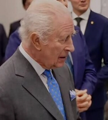 Чарльз III поспілкувався з лікарями Центру UNBROKEN