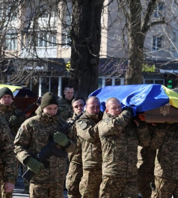 У Луцьку провели в останню дорогу Героїв Владислава Петрука та Андрія Серганчука