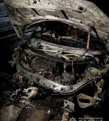 В Одесі викрили та затримали двох підпалювачів автівки