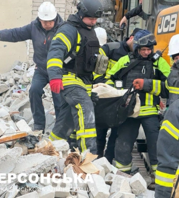 У Херсоні через нічний удар РФ постраждали 6 людей, зруйновані 15 квартир – ОВА