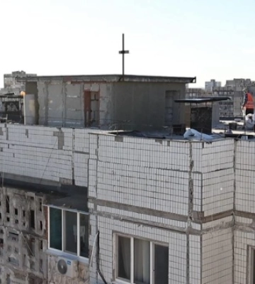 В Одесі відновили багатоповерхівку, яка рік тому постраждала від обстрілів