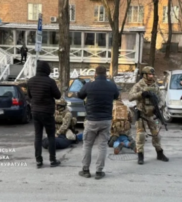 У Києві затримали організаторів незаконного виїзду чоловіків за кордон