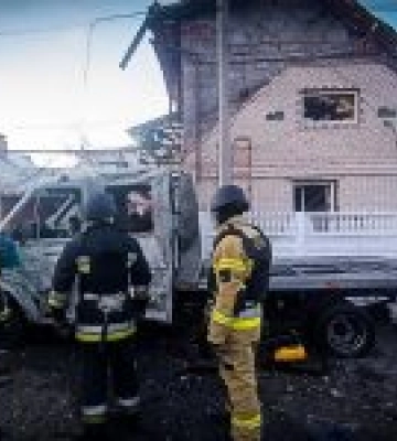 Рятувальники ліквідують наслідки нічної атаки дронами на Київщині