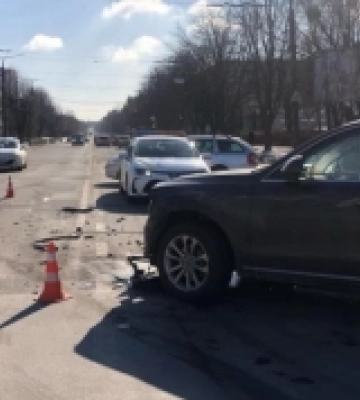 В аварії у Луцьку стукнулися Tesla та Audi