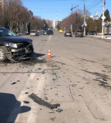 У Луцьку на Відродження - ДТП за участю двох легковиків