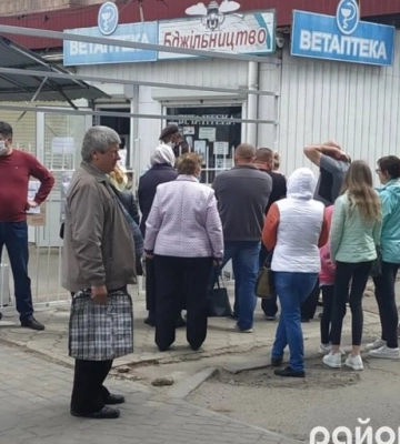 На Волині водій буса пошкодив кіоск, а потім втік. Як його покарали