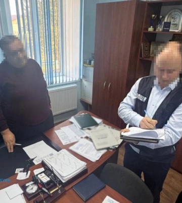 На Одещині селищного голову викрили на вимаганні грошей за виділення землі