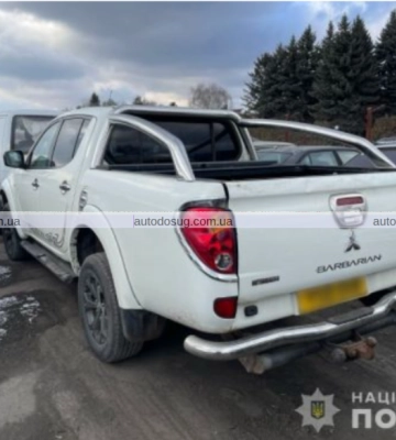 У Києві викрили учасників схеми продажу автівок, ввезених як гумдопомога ЗСУ