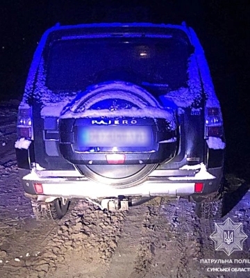 У Сумах водія Mitsubishi Pajero зупинили напідпитку вночі