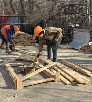 В Одесі розпочали відновлення будинку, який неодноразово зазнавав пошкоджень через російські обстріли
