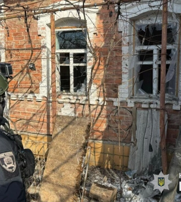 Оккупанты за сутки обстреляли Покровск: ранен гражданский, повреждены дома