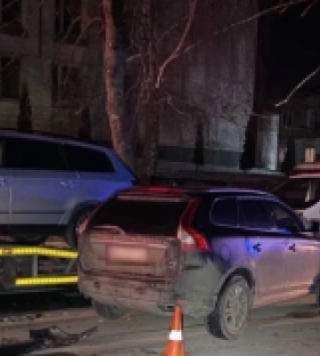 Масштабна ДТП у Рівному: водій втік з місця події, протаранивши шість автівок