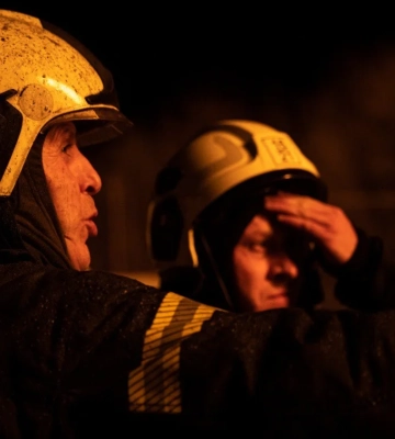 На Полтавщині рятувальники загасили пожежу після ворожого удару