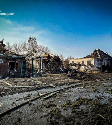 Росіяни вдарили з авіації по Золочеву: постраждали місцеві мешканці