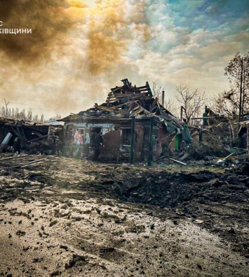 Росіяни вдарили з авіації по Золочеву: постраждали місцеві мешканці
