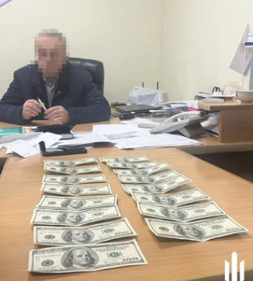 Допомагав військовозобов’язаним уникати мобілізації — на хабарі погорів керівник Хмельницької РДА Паламарчук